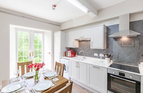 Taynuilt Cottage | MacDougall Apartment - an apartment that sleeps 4 guests in 2 bedrooms