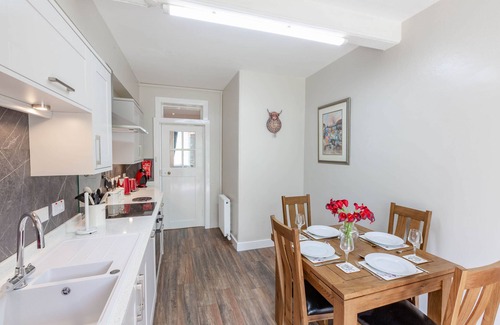 Taynuilt Cottage | MacDougall Apartment - an apartment that sleeps 4 guests in 2 bedrooms