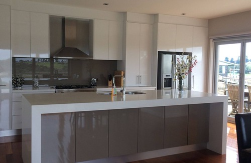 Warrnambool House | MacKay on Cramond-Beautiful Scenic Views