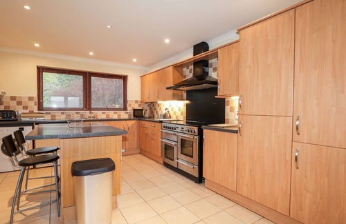 Sconser Cottage | MACKENZIE’S PEAK, country holiday cottage, with a garden in Portree
