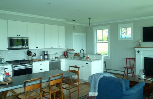 Mid-Coast and Islands House | Mackerel Cove, Bailey Island. Fully Equipped Luxury Home. Sleeps v Comfortable 6
