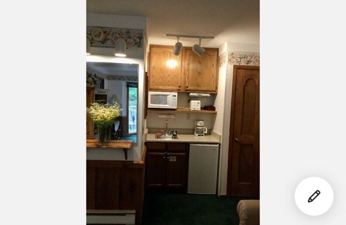 Mackinac Island Apartment | Mackinac island Lovely charming studio w/balcony!