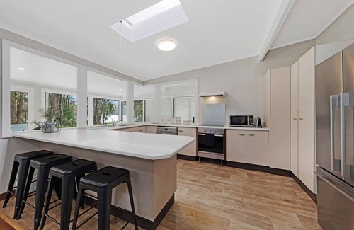 Macmasters Beach House | MacMasters Beach Lake House - Quiet and Family Friendly