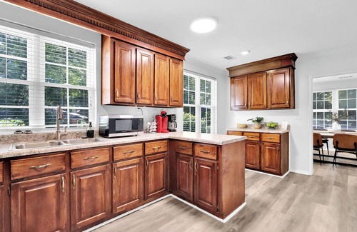 Macon House | Macon Ranch, 10 Qn beds