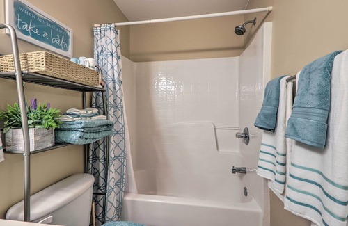 Macon House | Macon Townhome w/ Patio, 5 Miles to Downtown!
