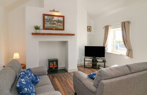 Macreddin Village Cottage | MACREDDIN ROCK HOLIDAY COTTAGE in Aughrim, County Wicklow