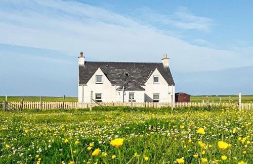 Baleshare House | Macrury Cottage