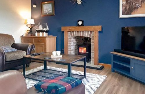 Baleshare House | Macrury Cottage
