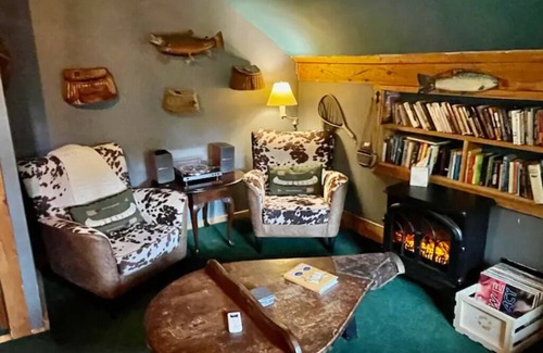 Waterbury Cabin | Mad River - Grunberg Haus Inn & Cabins