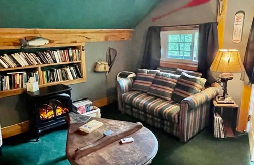 Waterbury Cabin | Mad River - Grunberg Haus Inn & Cabins