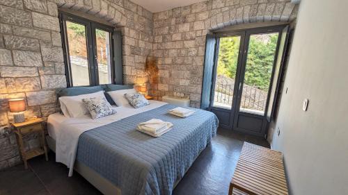 Livadi Apartment | Mad Wall Apartment - Kyziridi House