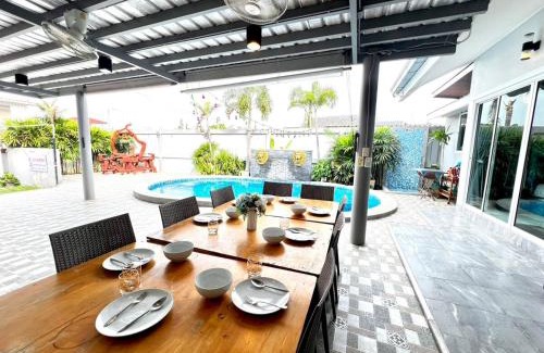 Bang Sare Villa | Madame pool villa