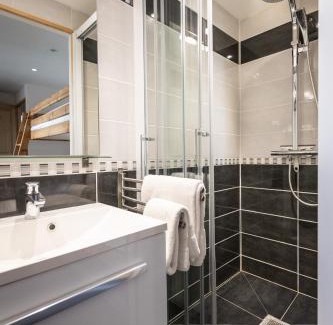 La Celle-sous-Gouzon Ski Chalet | Madame Vacances Chalet Ponturin