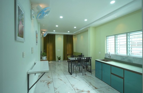 Mahe Hotel | MADAYI RESIDENCY