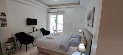 Koukaki Apartment | Maddie's Apartment