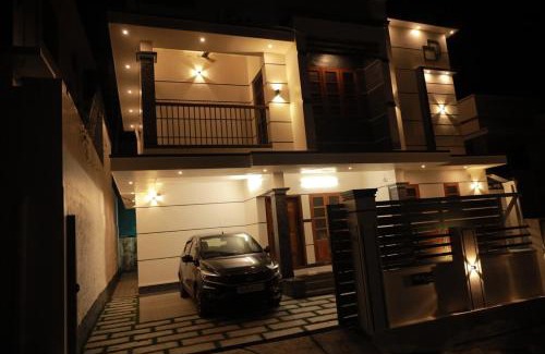 Kazhakuttam Apartment | Maddy's Mansion A luxury villa at Akkulam