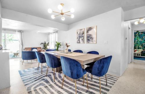 Williamsdale Square House | Madeira Beach Family & Pet Friendly Luxury Getaway