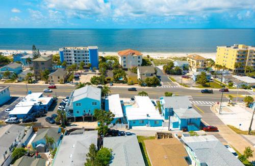 Madeira Beach Apartment | Madeira Beach Studio Walk to Johns Pass!