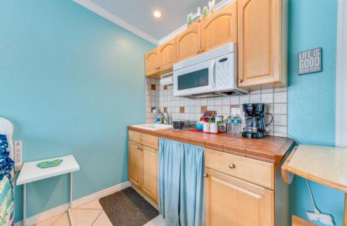 Madeira Beach Apartment | Madeira Beach Studio Walk to Johns Pass!