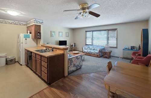 La Pointe Condo | Madeline Island Lakeview Condo: Within Steps to Downtown Attractions