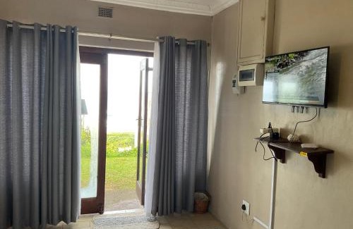 Amanzimtoti House | MadhMaven Insights