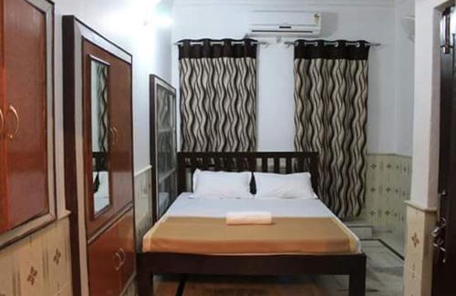 Gulab Sagar House | Madhur Villa Guest House