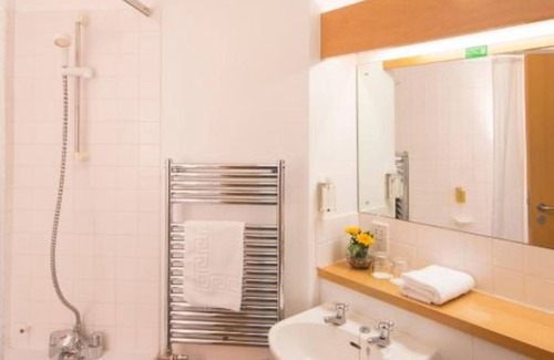 Madingley Bed & Breakfast | Madingley Hall