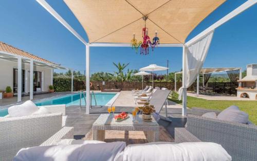 Vanato Villa | Madini Luxury villa with private heated pool