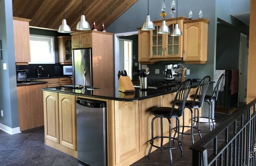 Gravenhurst Cottage | Madiosa - Private Family Friendly Cottage