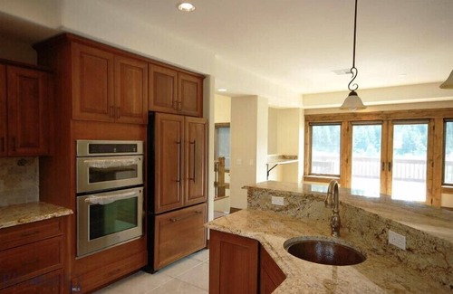 Big Sky House | Madison Bend River House -TOP FLOOR-