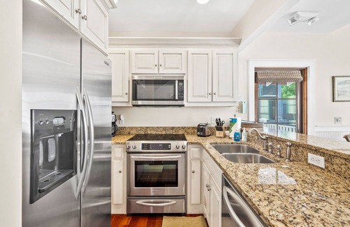 Rosemary Beach Apartment | Madison Carriage, South of 30-A in Rosemary Beach. Close to Beach, Pool and Shoppes.