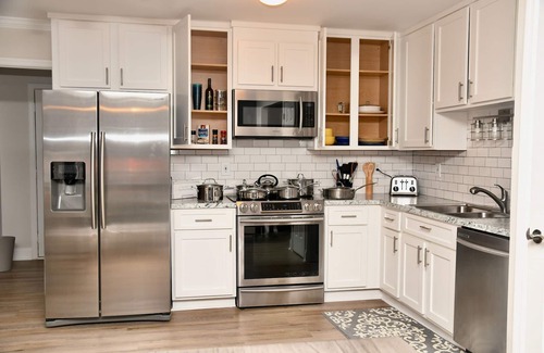 Madison House | Madison, Huntsville Alabama 4 Bedroom Vacation Rental on a 1 Acre Lot