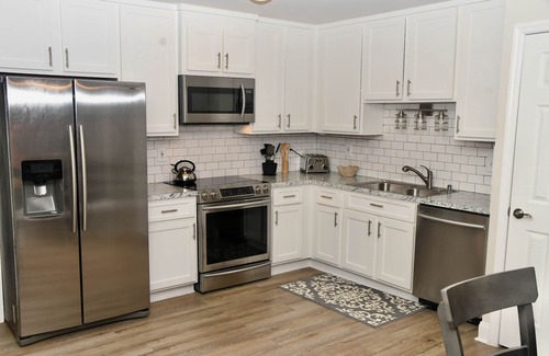 Madison House | Madison, Huntsville Alabama 4 Bedroom Vacation Rental on a 1 Acre Lot