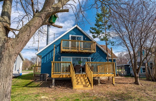 Monona House | Madison Lakefront Oasis in the Heart of Madison - Central, Minutes to Downtown!