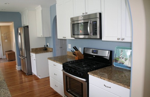 Cumings Beach Park House | Madison Lakehouse – Spectacular Sunsets, Triple Lot.