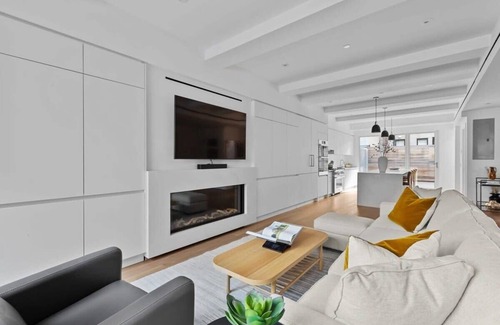 Tribeca Apartment | Madison Place by Rove Travel | 3BR Tribeca PH