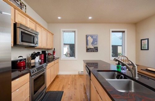 Cameron House | Madison River Retreat