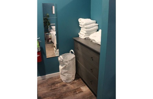 Pontiac Apartment | Madison Street Loft- RiverCity House (No Extra Fees)