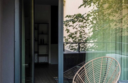 rajon Vrabnitsa Apartment | Madrid: A modern 2-bedroom apartment with parking