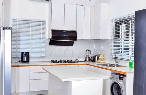 Lekki Phase 1 House | MADRID @ AMERICA LUXURY EXTENDED STAY