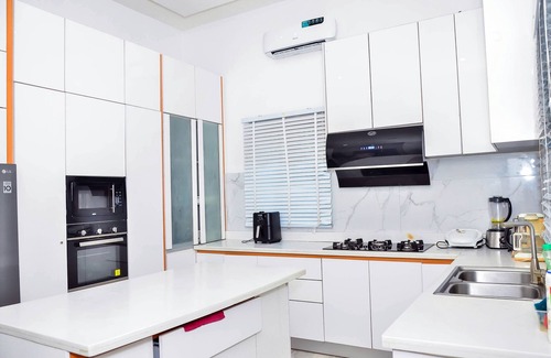 Lekki Phase 1 House | MADRID @ AMERICA LUXURY EXTENDED STAY