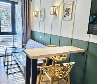 Las Acacias Apartment | Madrid Urban Comfort