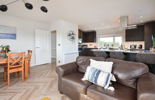Abersoch House | Maes Coch - Five Bedroom House, Sleeps 11