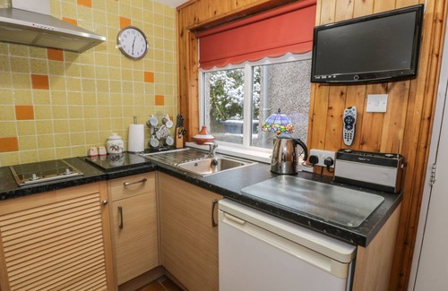 Llanfair Cottage | MAESAWEL STUDIO, with a garden in Llanfair