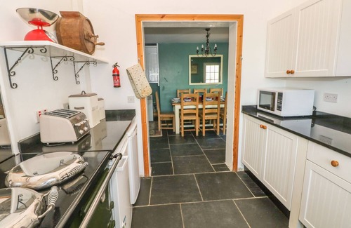 Saint Clears Cottage | MAESOLAND FARM, pet friendly, character holiday cottage in Laugharne