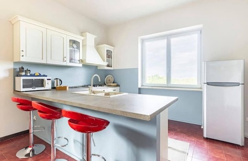 Castenedolo Villa | MAESTOSA VILLA A POCHI KM FROM GARDA LAKE WITH LARGE GARDEN AND 2 PORTICATES