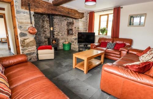 Ruthin House | Maestyddyn Farm House