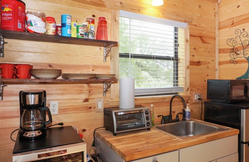 Dripping Springs Cabin | Magazine-Featured Pet-Friendly Treehouse w/Cozy King Bed & Fire Pit