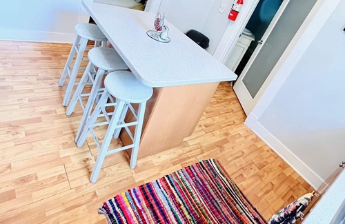 Touro Apartment | Magazine St. Cozy Cottage