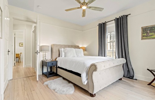 Uptown Historic District Apartment | Magazine Street Gem: Uptown 6BR, 4BA, Balcony, Pool, Backyard - Exclusive NOLA experience